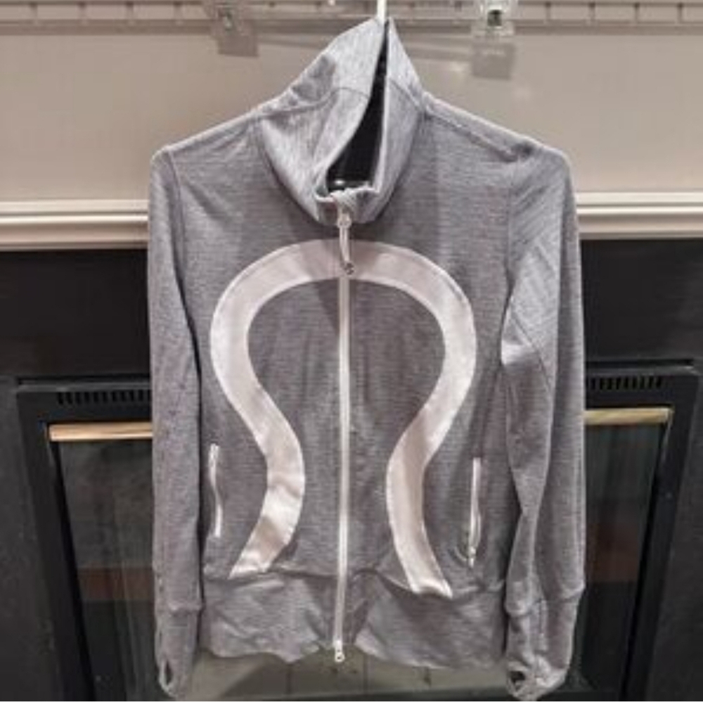 Lululemon. Size 4, Gray & White, Funnel Neck, Full Zip Jacket